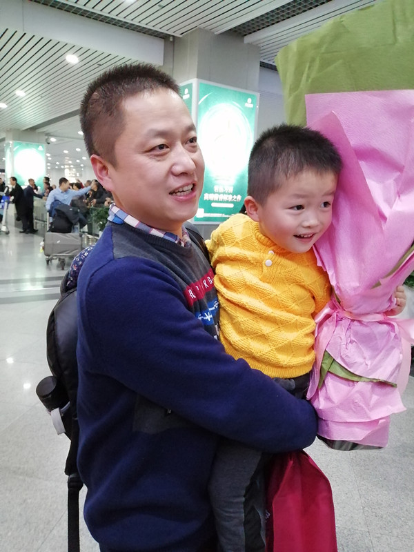 我院援疆干部钟泉副主任医师_副本.jpg