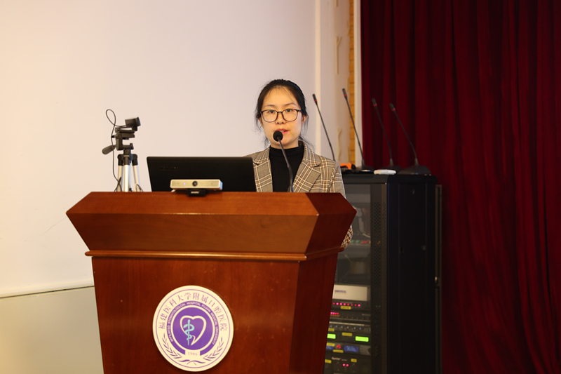 5 - 博士后周雯在青年科学家环节做演讲_副本.jpg