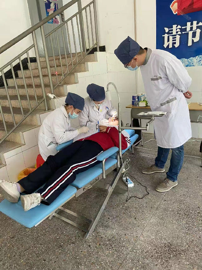 龋病检现场查看.JPG